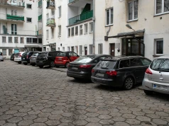 Parkujesz tyłem pod blokiem? Jeden szczegół może kosztować cię mandat
