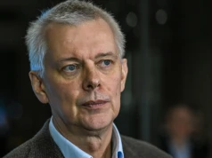 Rosyjski ślad w atakach na szkoły? Siemoniak zabrał głos
