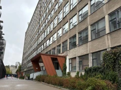 Świadkowie o ataku w warszawskiej szkole. "Ktoś próbował się do nich dobić"