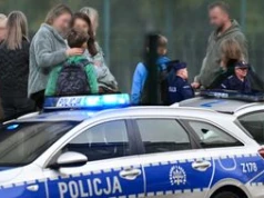 Patrole policji wracają do szkół. "Będą kontrolować plecaki"