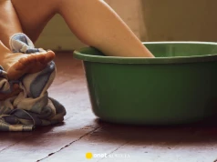 Domowy patent na zmęczone stopy. Wystarczy 15 minut