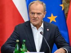 Pilna odprawa służb po atakach w szkołach. Premier zabrał głos