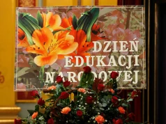 Rodzice kłócą się o składkę na Dzień Nauczyciela. "Po 100 zł? Oszaleli!"