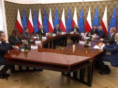 Ataki w szkołach. 117 zatrzymanych, Tusk zapowiada dalsze kontrole