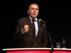 Były kanclerz na urodzinach Putina. W Niemczech fala oburzenia