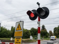 Sejm zdecydował. Za czerwone światło na przejeździe stracisz prawo jazdy