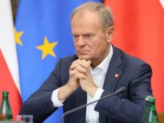 Tusk przyszedł pieszo mimo gróźb zamachu. Rzecznik odpowiada