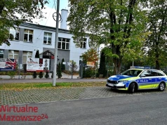 Policja nadal dba o bezpieczeństwo w szkołach. Działania potrwają tak długo, jak będzie to potrzebne