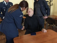 Bohater z Chorzowa ściągnął policyjny mundur. Uratował 17 osób z pożaru, teraz sam walczy o zdrowie