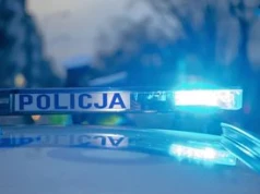 Ruszył na policjantów z nożem. Policjantka wyjęła broń