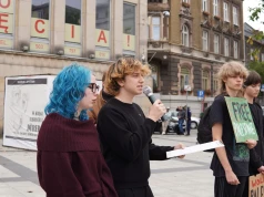 Manifestacja w Bielsku-Białej. Uczestnicy chcą zerwania umowy z izraelskim miastem