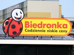 Biedronka odpala mocne promocje. Hity na Dzień Nauczyciela, kawa i masło za grosze