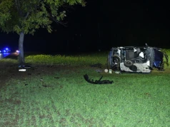 18-latek uderzył Volkswagenem w drzewo. Pięć osób trafiło do szpitala