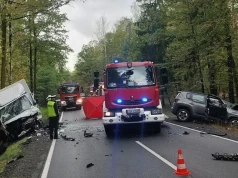 Śmiertelny wypadek na DK48 pod Spałą. Zginął kierowca SUV-a