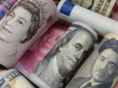 Funt wybił nowy okresowy szczyt i pozostaje wyjątkowo mocny. Złoty stabilny w innych parach