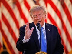 „Rażąco niezgodna z prawem propaganda polityczna”. Sąd zablokował finansowane przez rząd reklamy promujące Trumpa