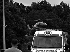 Brutalny atak na Podkarpaciu. Ranna kobieta i dwóch policjantów, w akcji śmigłowiec LPR