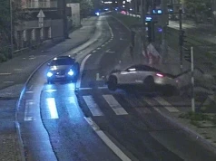 Rozbiła Audi przystanek tramwajowy i uciekła. 29-latka zatrzymana kilkanaście godzin później