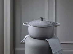 Nowy wariant naczyń Le Creuset pokazuje największą zaletę jesieni i ukazuje inną stronę marki