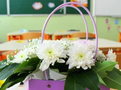Jaki prezent może przyjąć nauczyciel? "Chcieli kupić biżuterię, wkroczył głos rozsądku"