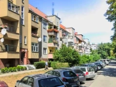 Legnica. Mężczyźnie, który śmiertelnie ugodził żonę nożem, grozi dożywocie