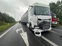 Niebezpieczna doba na DK50. Trzy pojazdy zderzyły się w Kamionie Poduchownym, w Młodzieszynku jedna osoba trafiła do szpitala
