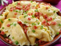 Lepienie pierogów nie musi być udręką. Wypróbuj chiński patent, a farsz nie wyleci