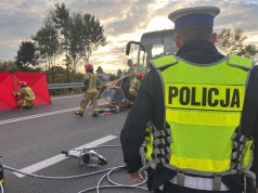 Tragiczny finał zderzenia na DK9. Dwie kobiety zginęły w wypadku z autobusem. Trasa zablokowana