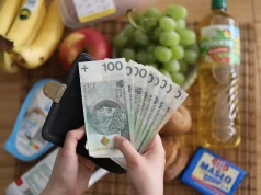 Słabe dane ze sklepów w Polsce. "Ceny rosną. Płacimy więcej". Niepokojący trend