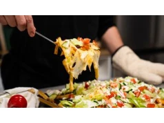 To nasz największy hit. Domowy kapsalon z chrupiącymi frytkami i serem