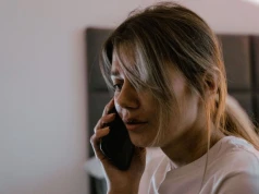 Rodzice i nauczyciele mogą skorzystać z pomocy psychologów i prawników. Uruchomiono dla nich wsparcie