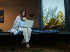 Jesienne wieczory sprzyjają produktywności. TOP laptopy do pracy, nauki i rozrywki