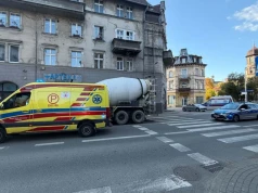 Potrącenie w sąsiednim powiecie na pasach