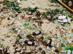 Zdenerwował się i zrzucał alkohol z półek. Straty sięgają 3 tysięcy złotych