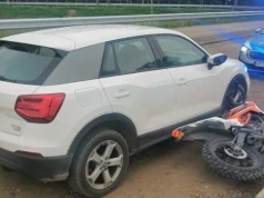Ryzykowna jazda bez uprawnień i kolizja na ulicach Otwocka. Sprawą dwóch nieletnich motocyklistów zajmie się Sąd
