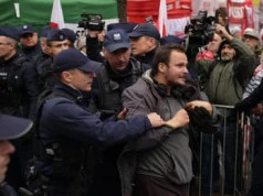 Berek już w Trybunale. Pod Trybunałem protesty