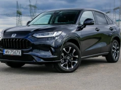 Honda ZR-V spala 2,9 l/100 km i udaje, że ma biegi. A to nie koniec zalet