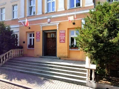 Gorący spór w Mieszkowicach. Polityka, trauma trzecioklasistów i skarga rodziców w rękach burmistrza