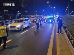Wielka akcja policji w Warszawie. 41 osób zatrzymanych, ponad 5 kilogramów narkotyków, broń i ogromne pieniądze. Pijany ojciec wiózł 4-letnie dziecko