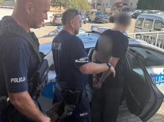 Torturowali 49-latka i chwalili się tym w sieci. Młodzi oprawcy z Sędziszowa Małopolskiego aresztowani!