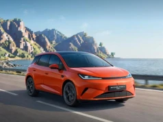 BYD przecenił hybrydę plug-in o 30 900 zł. Teraz kosztuje mniej niż 90 tys. zł