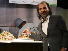 Kultowy berliński kebab wart 10 tys. euro. Tarik Kara: Nie mógł wyglądać lepiej