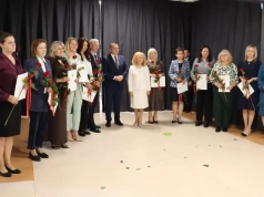 Burmistrz nagrodził dyrektorów i nauczycieli