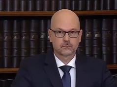 Berek idzie ze Święczkowskim do prokuratury. Za rękoczyny za drzwiami TK