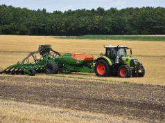 180 KM, tylko 4 cylindry i fotel z masażem. CLAAS pokazał nowego ARIONA, który może zaskoczyć rolników