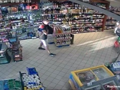 Wynieśli alkohol i papierosy za ponad 4 tys. zł! Policja publikuje zdjęcia. Rozpoznajesz tych mężczyzn?