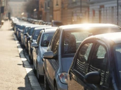 Kierowcy korzystający z aplikacji parkingowych płacą więcej