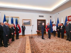 Komisja Wenecka o TK. Berek złożył ślubowanie, Kaczyński mówi o „zamachu stanu”. Żurek odsunął trzech sędziów