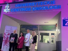 Budynek Uniwersyteckiego Centrum Onkologii na różowo. "Nie bójmy się, badajmy się!"