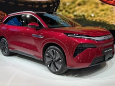 BYD Atto 8, czyli BYD Tang L dla Europy. Model sztandarowy, bateria 115 kWh z megaszybkim ładowaniem w 9 minut do pełna